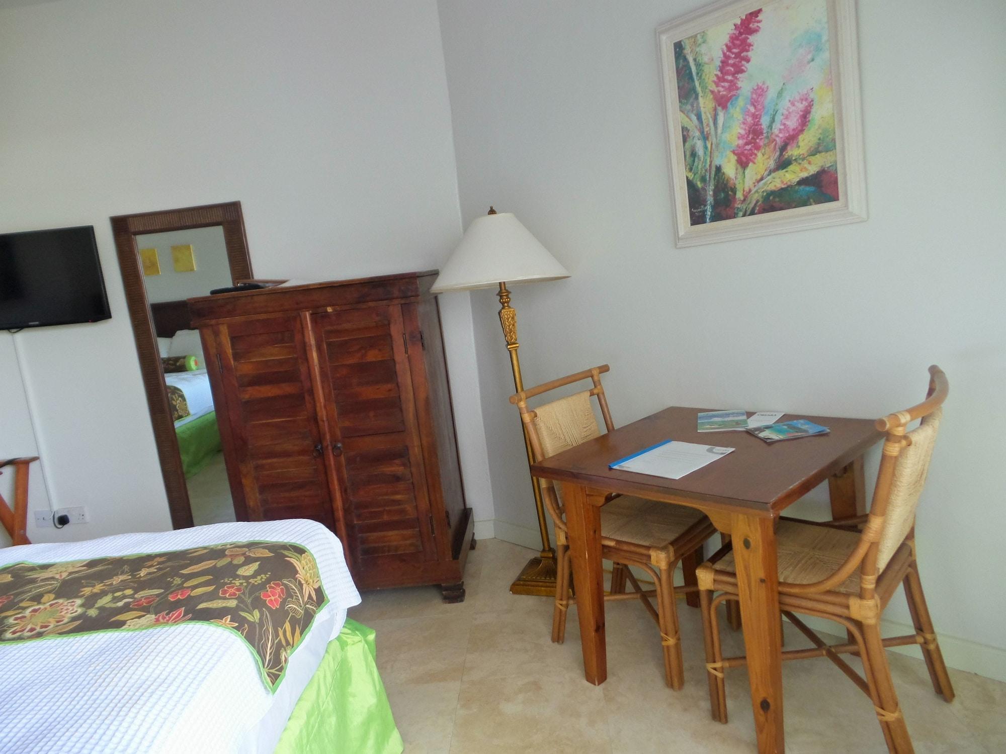 Coyaba Beach Resort St. George's Extérieur photo