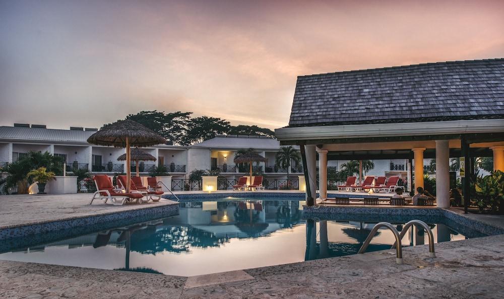 Coyaba Beach Resort St. George's Extérieur photo