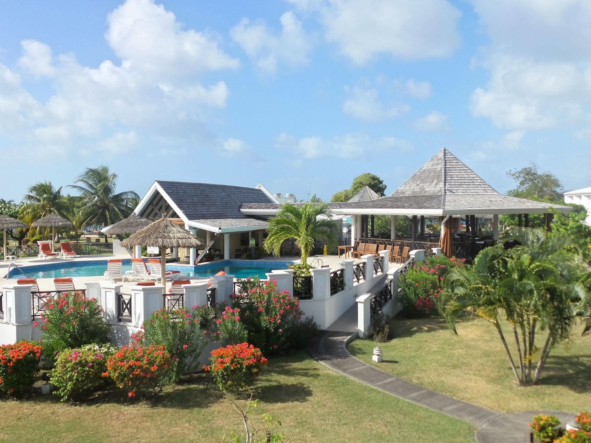 Coyaba Beach Resort St. George's Extérieur photo